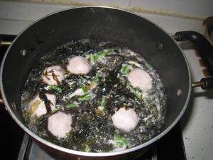 肉丸紫菜蛋花汤的做法 步骤5