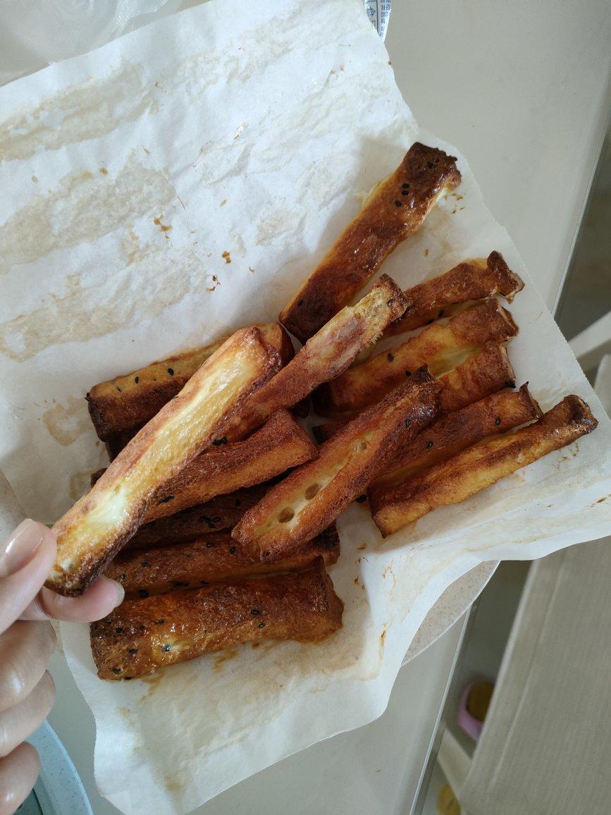 吐司又逆天了！简单快手的香酥吐司条！