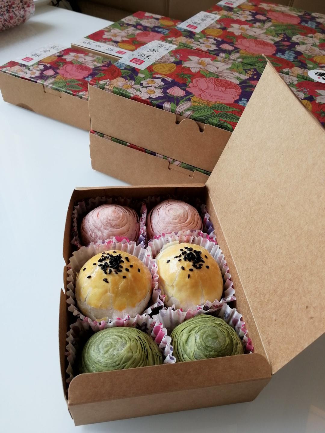 蛋黄酥：抹茶酥：（奶黄味）