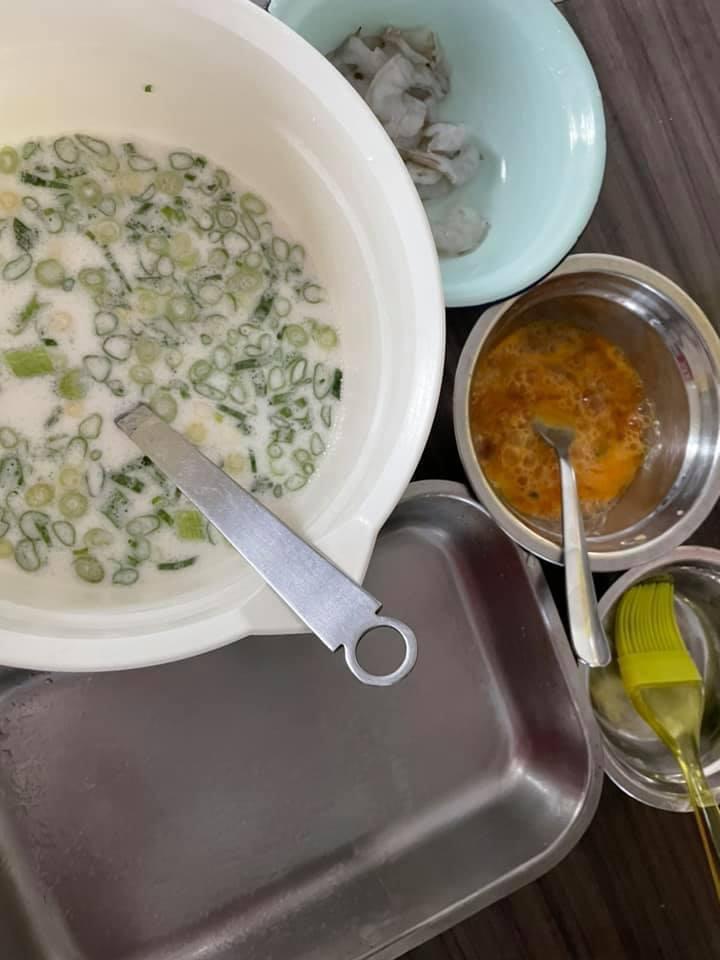 最轻松的方法做滑嫩爽口的广式肠粉的做法 步骤1