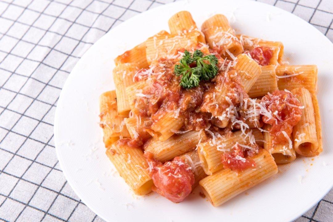 番茄肉酱意大利通心面