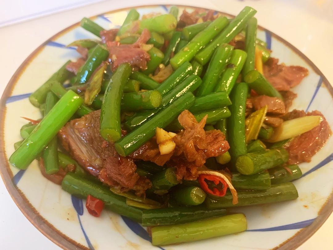 家常菜：蒜苔炒牛肉