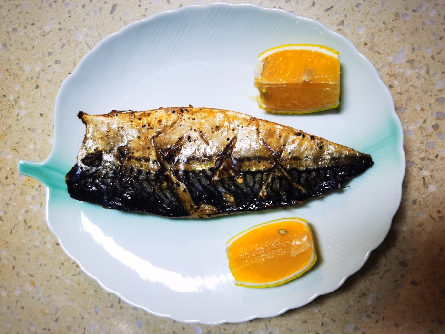 香烤（煎）青花鱼🐟｛三步实现烤（煎）青花自由😋 ｝的做法