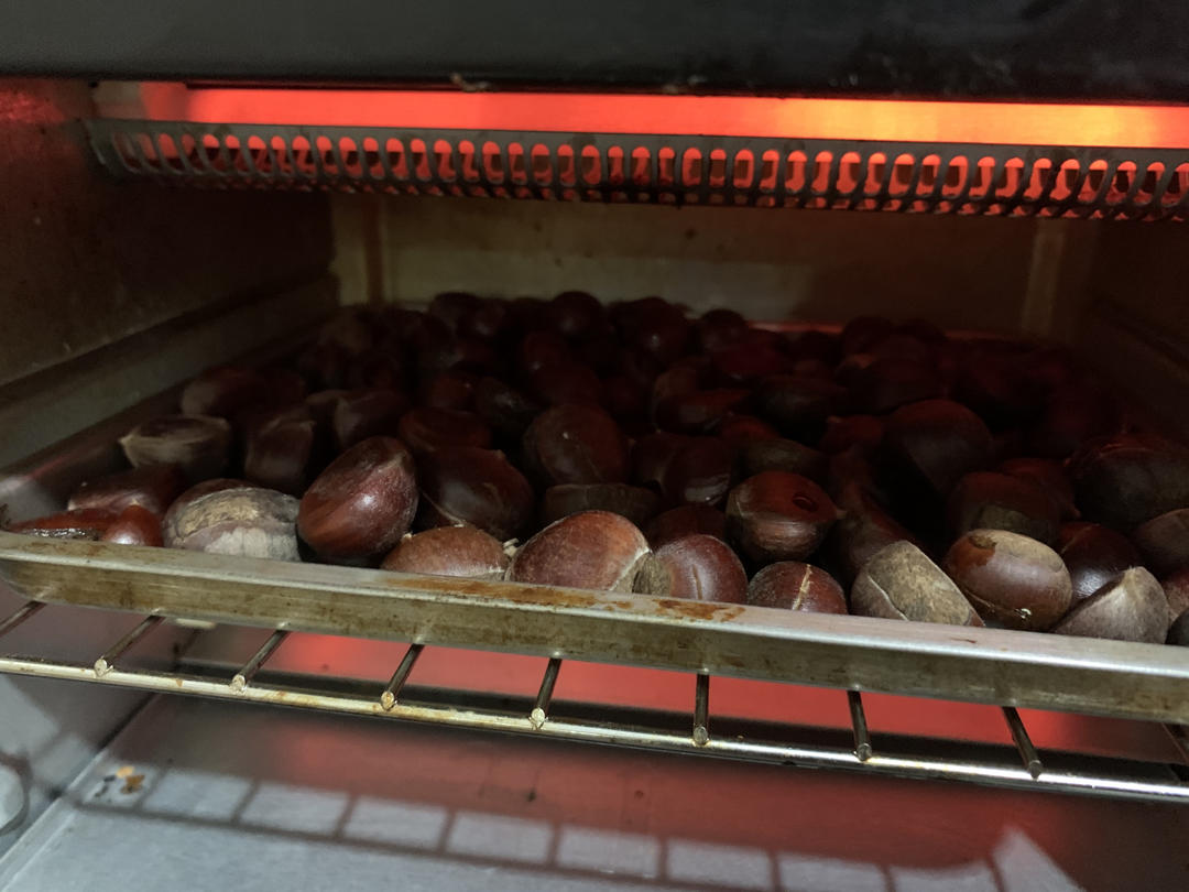 烤箱版烤板栗 比路边糖炒板栗还好吃