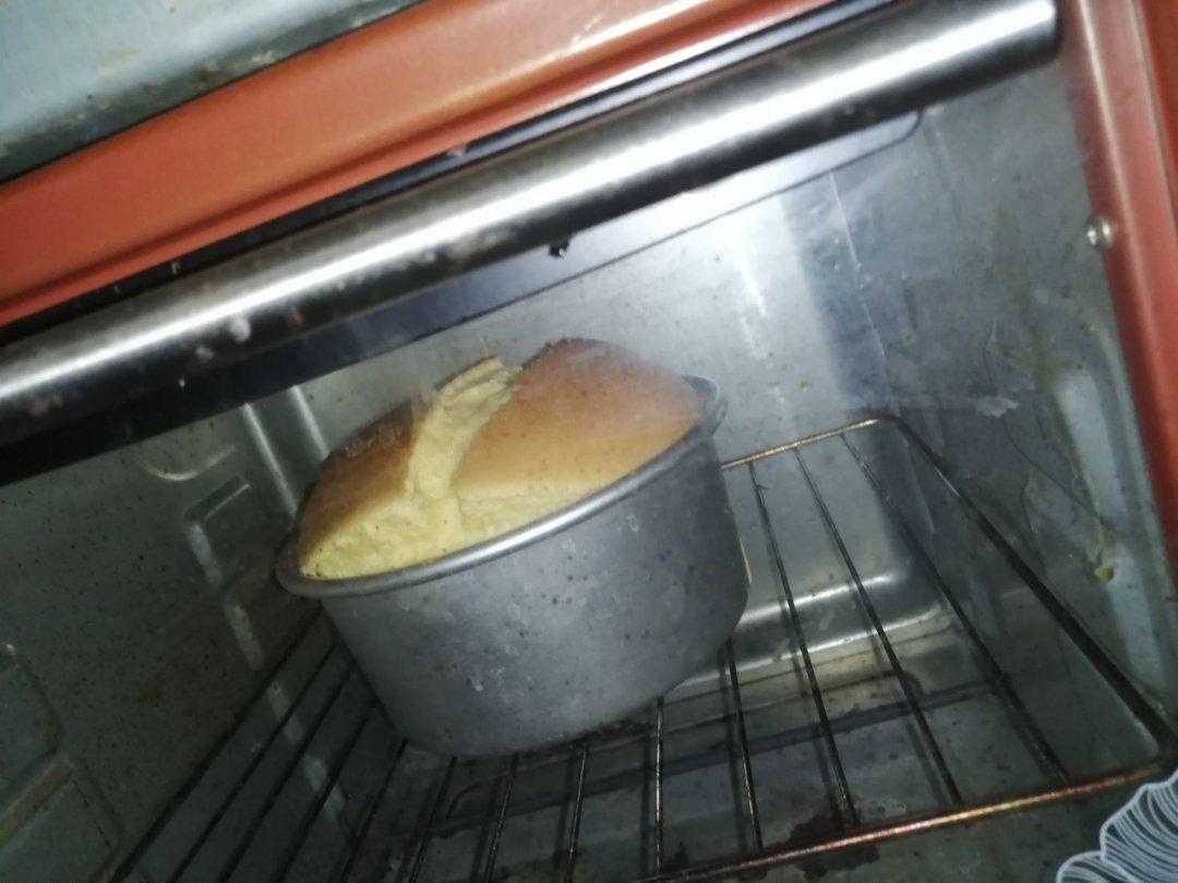 烤箱做蛋糕（戚风蛋糕的做法）