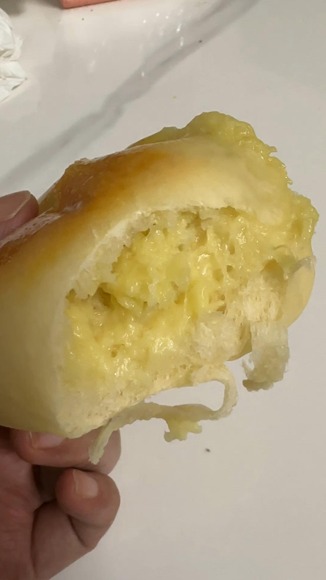 羽毛般柔软拉丝 | 奶呼呼的牛奶云朵小餐包