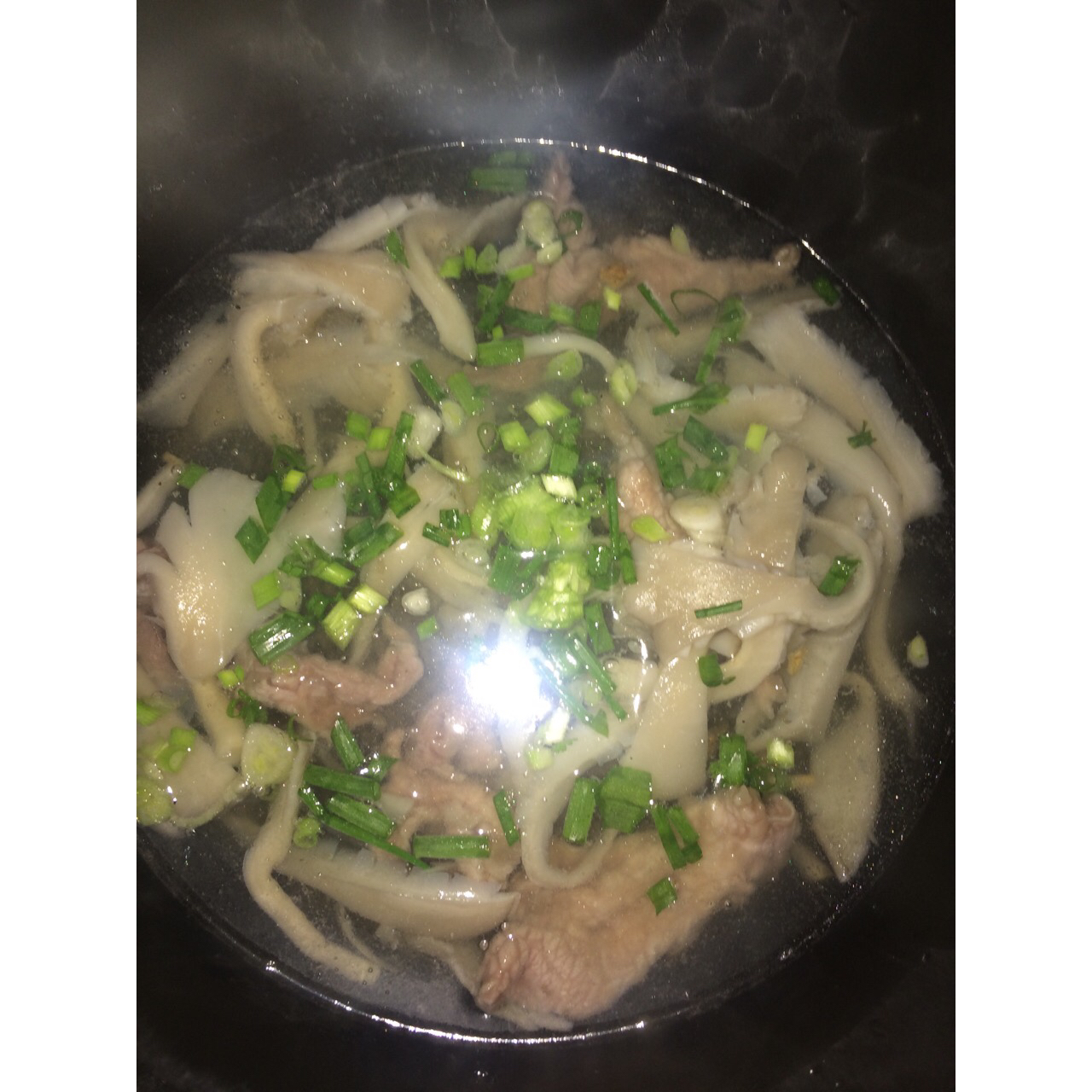 酸萝卜蘑菇肉片汤