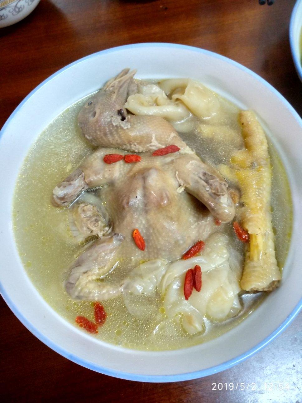 🍲养颜汤💕花胶炖乳鸽