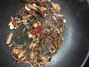 茶树菇炒肉丝的做法 步骤4
