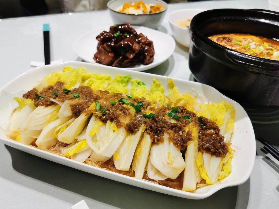 蒜茸粉丝蒸娃娃菜、剁椒蒸带鱼