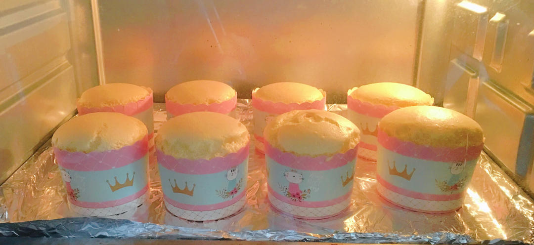 纸杯蛋糕 8寸戚风蛋糕的量