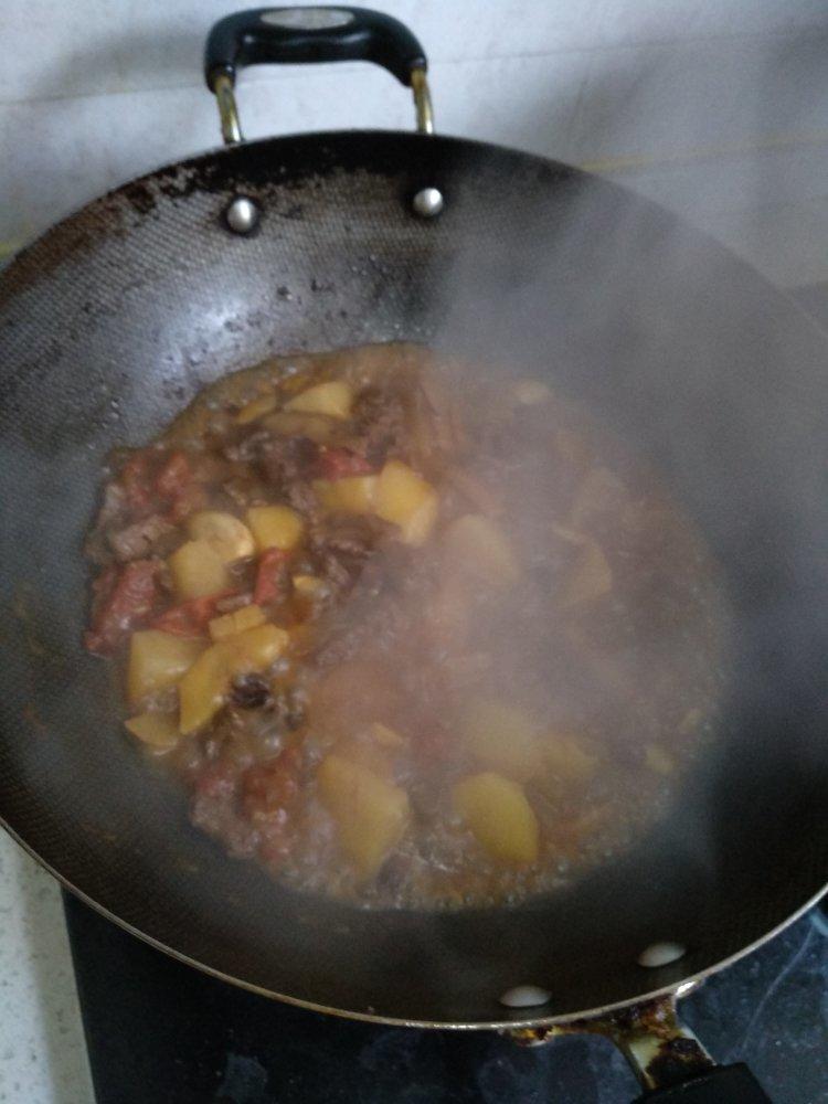 红烧牛肉土豆 （独家秘制）