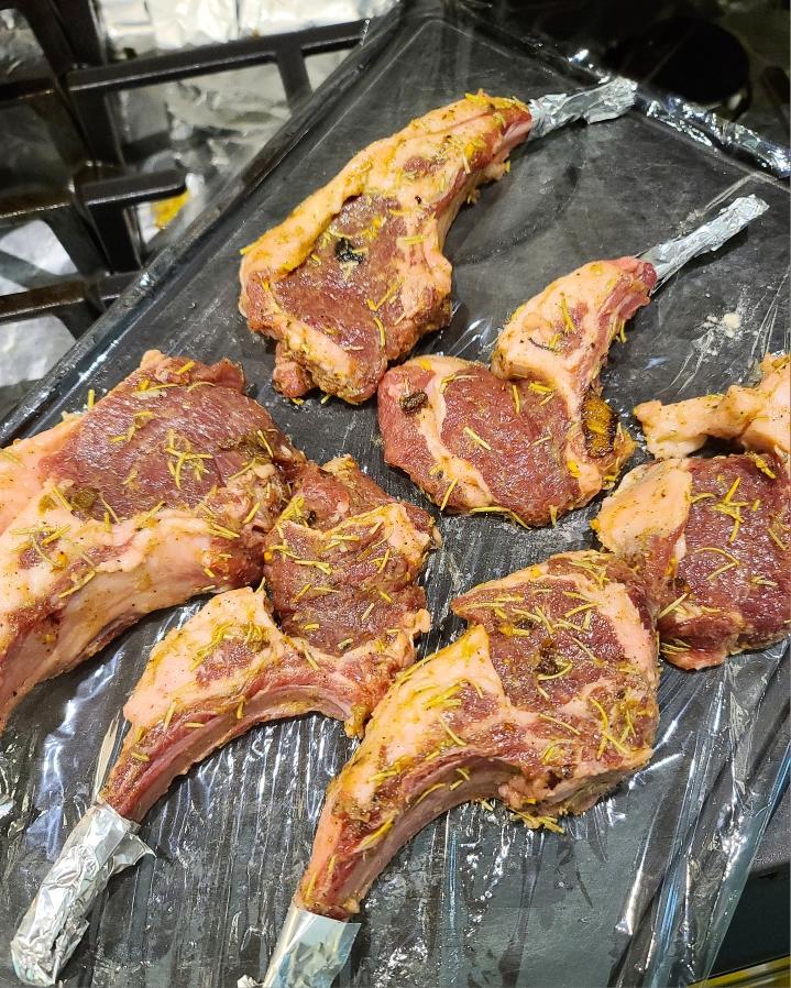 👩‍🍳腌制迷迭香烤羊排〈家常菜〉的做法