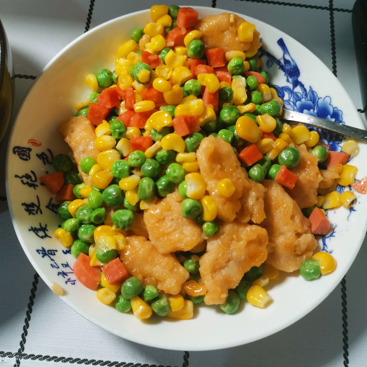 超级简单快手的清炒胡萝卜青豆甜玉米