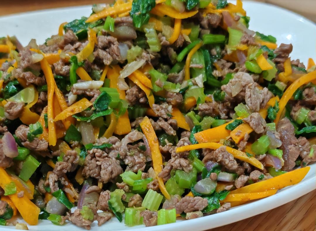 芹菜牛肉末「下饭神器」