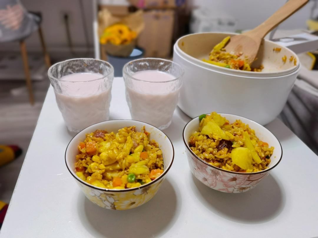 🍍菠萝蛋炒饭（加咖喱）