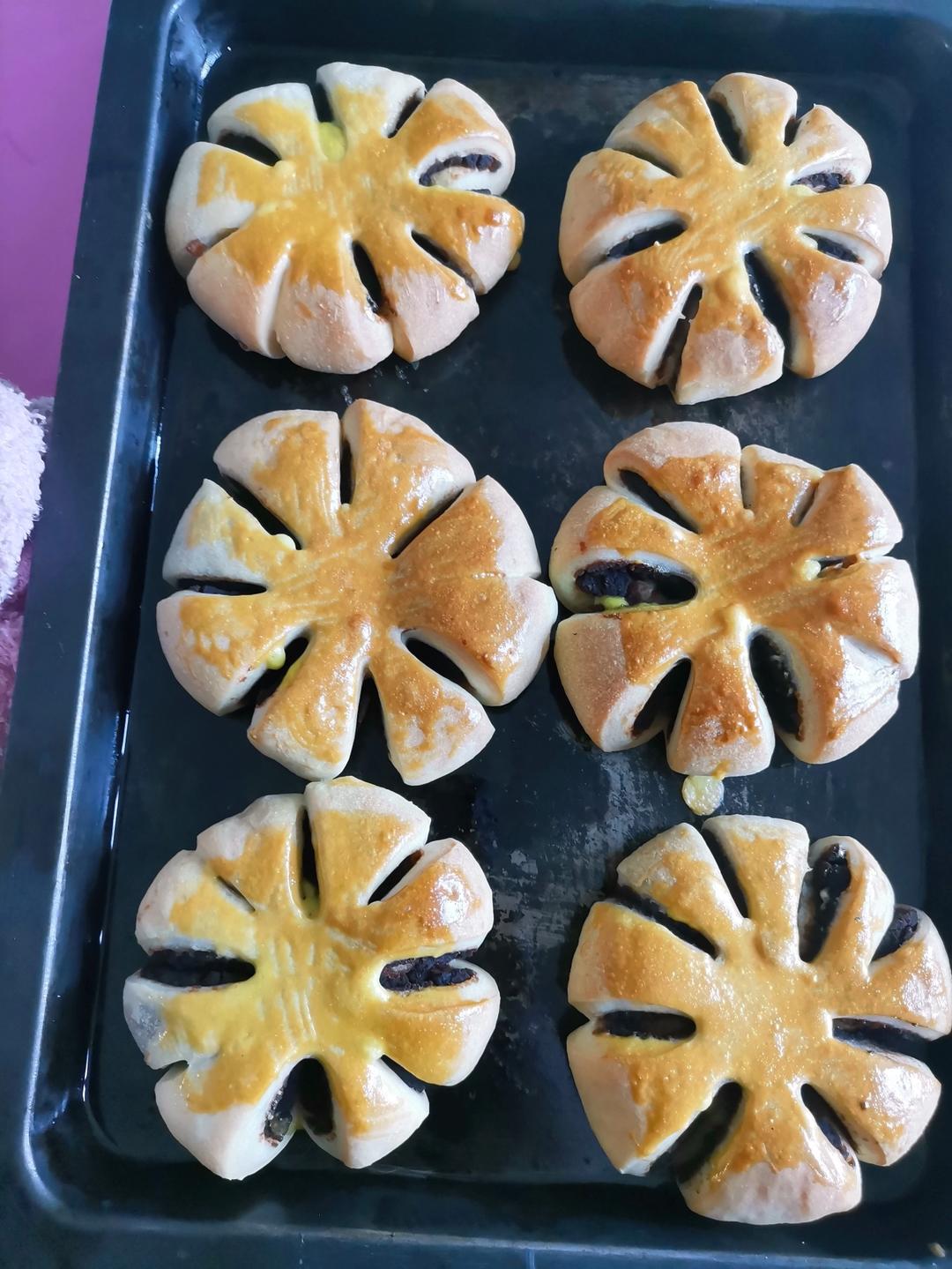 豆沙花朵面包（附红豆馅做法）