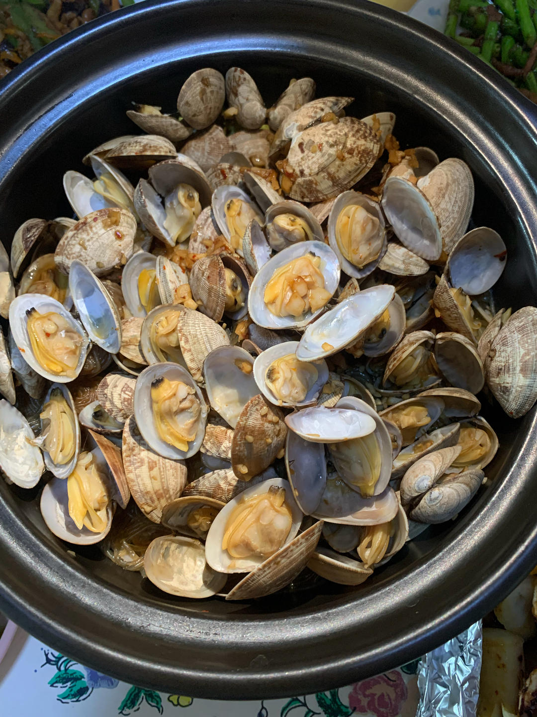 简单💯鲜美多汁❗️蒜蓉粉丝海鲜煲好吃到爆～
