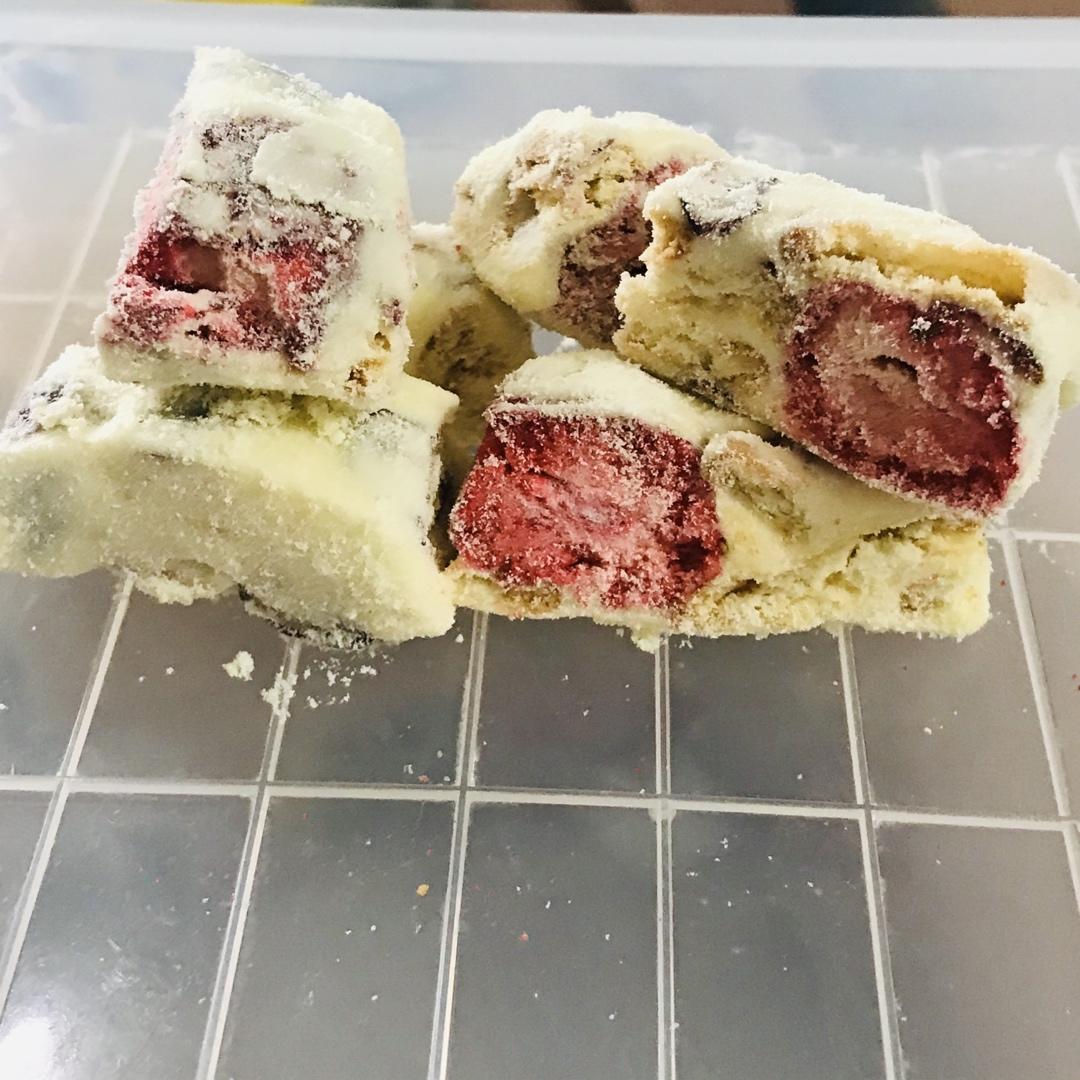 网红草莓雪花酥