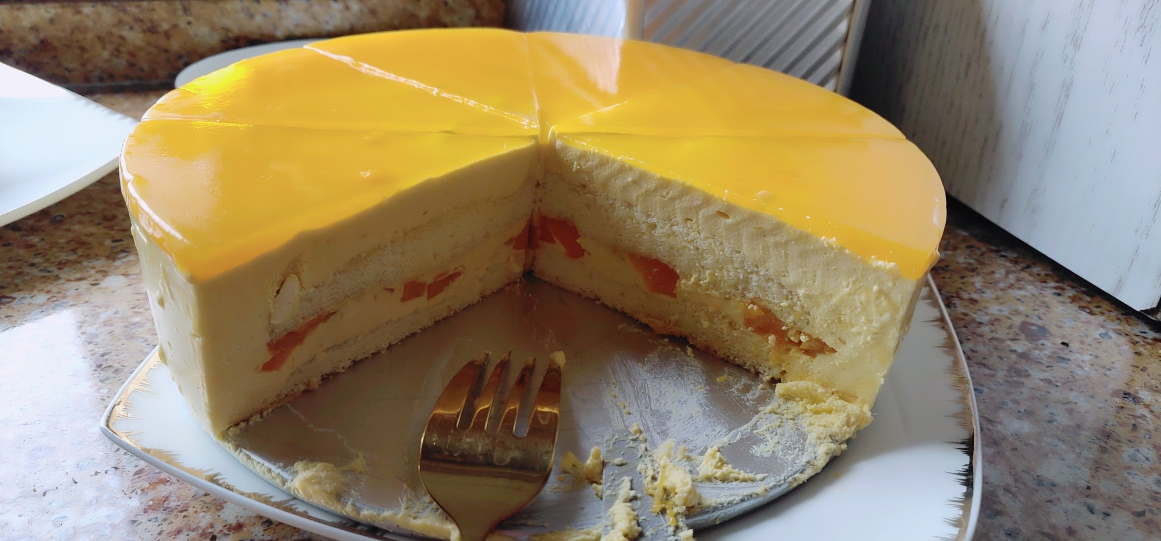 凹了的戚风也可以做的芒果慕斯蛋糕🍰（6寸）