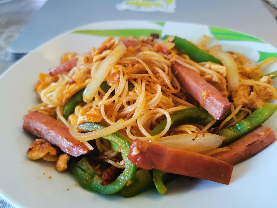 路边摊风味炒方便面