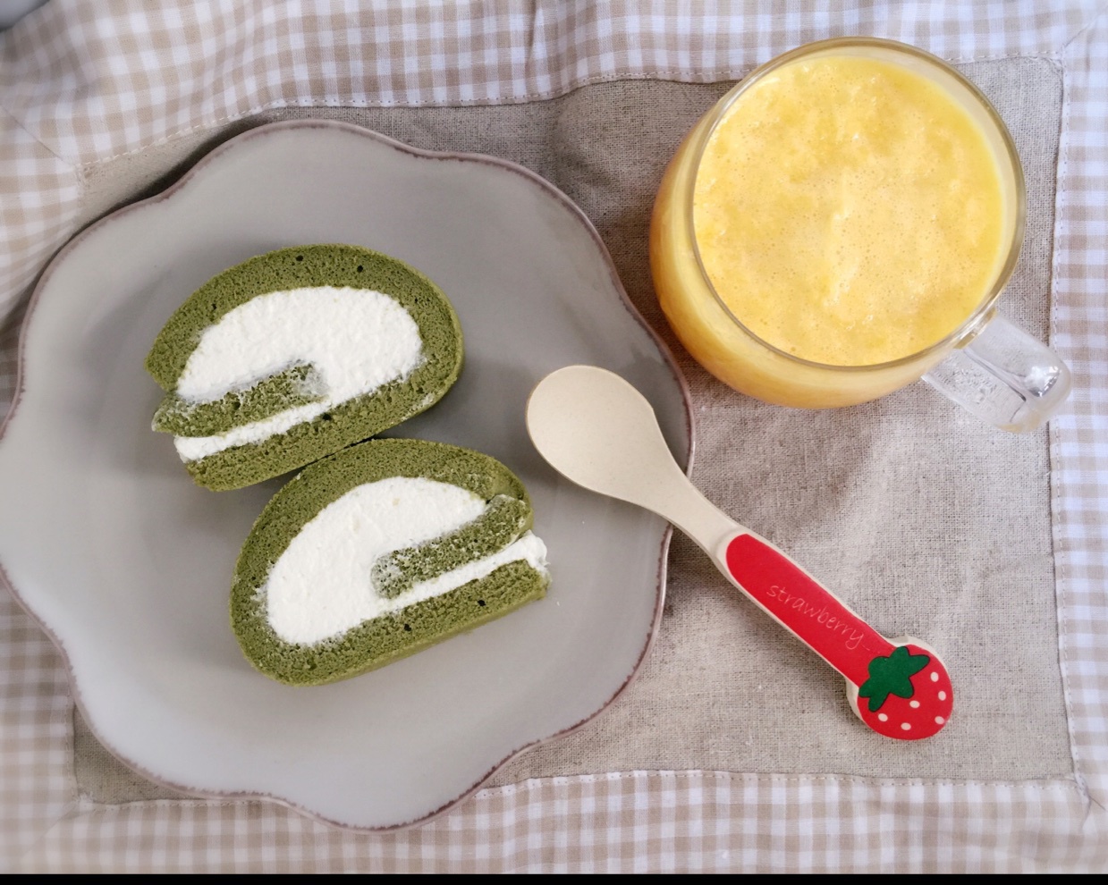 抹茶戚风蛋糕卷