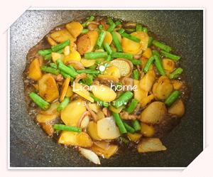 农家美味 土豆豇豆炒温州粉干，炒粉丝，炒米线的做法 步骤7