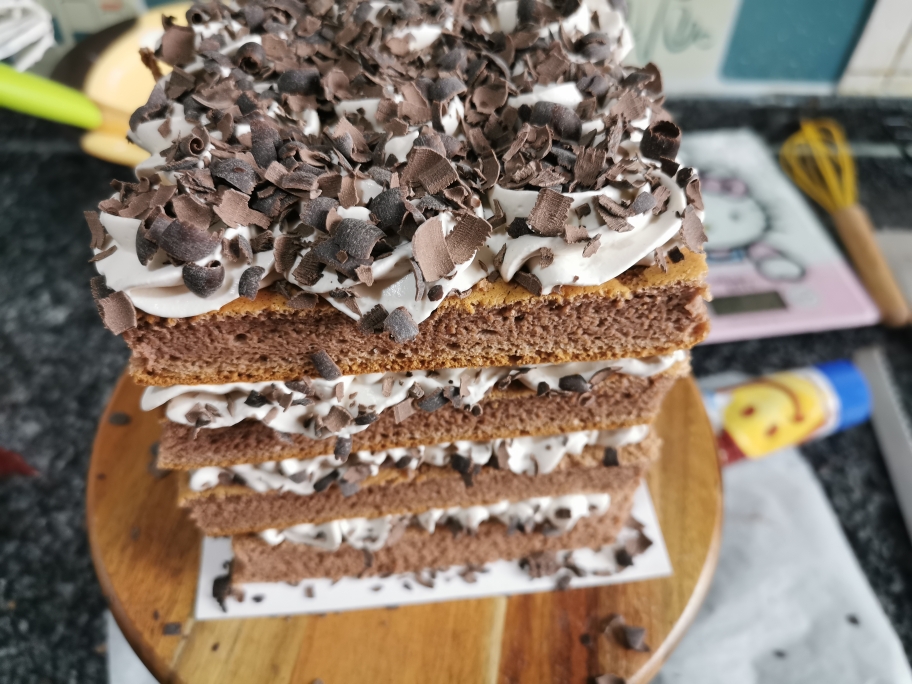 雀巢鹰唛巧克力炼奶浓情巧克力奶油蛋糕的做法 步骤29