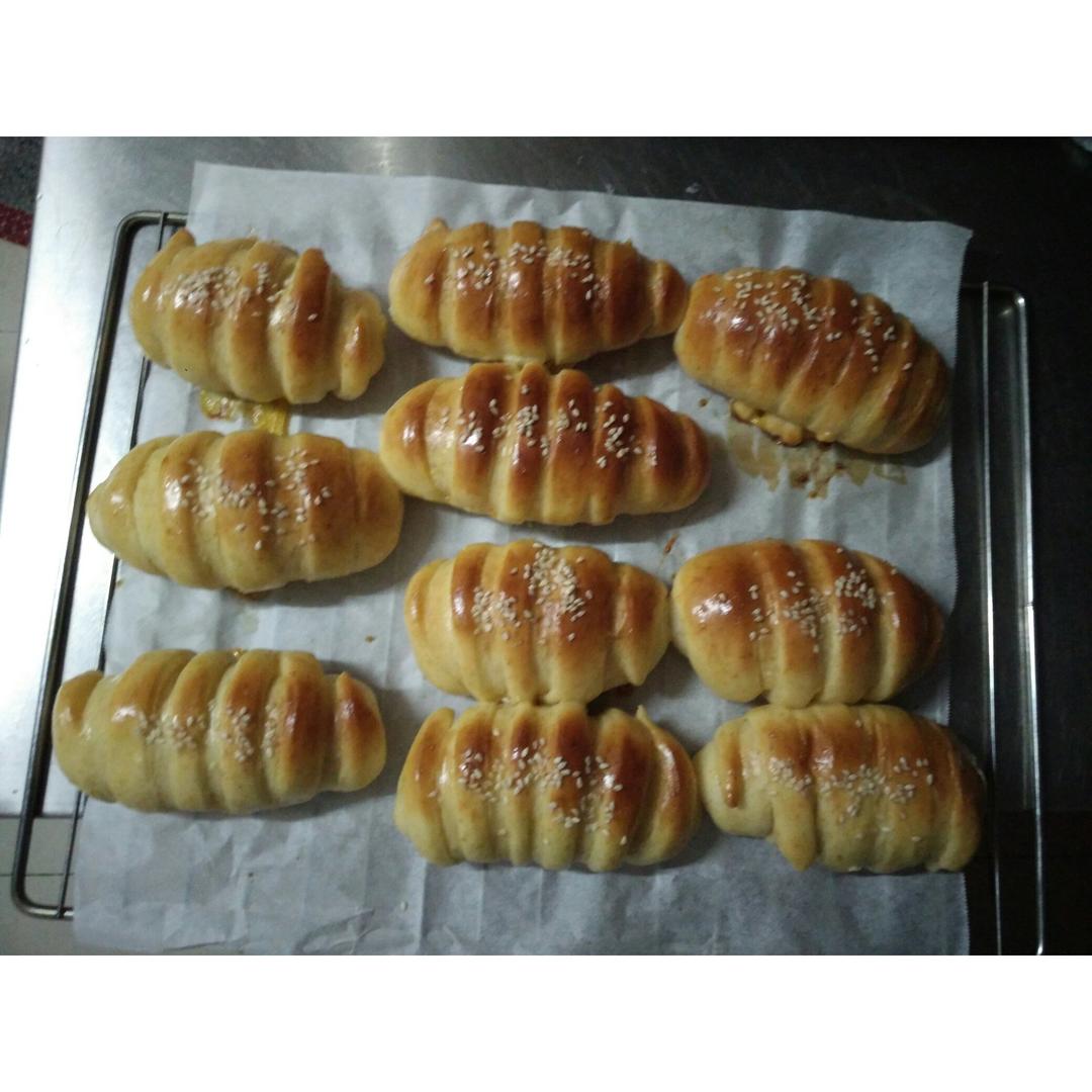 毛毛虫肉松面包