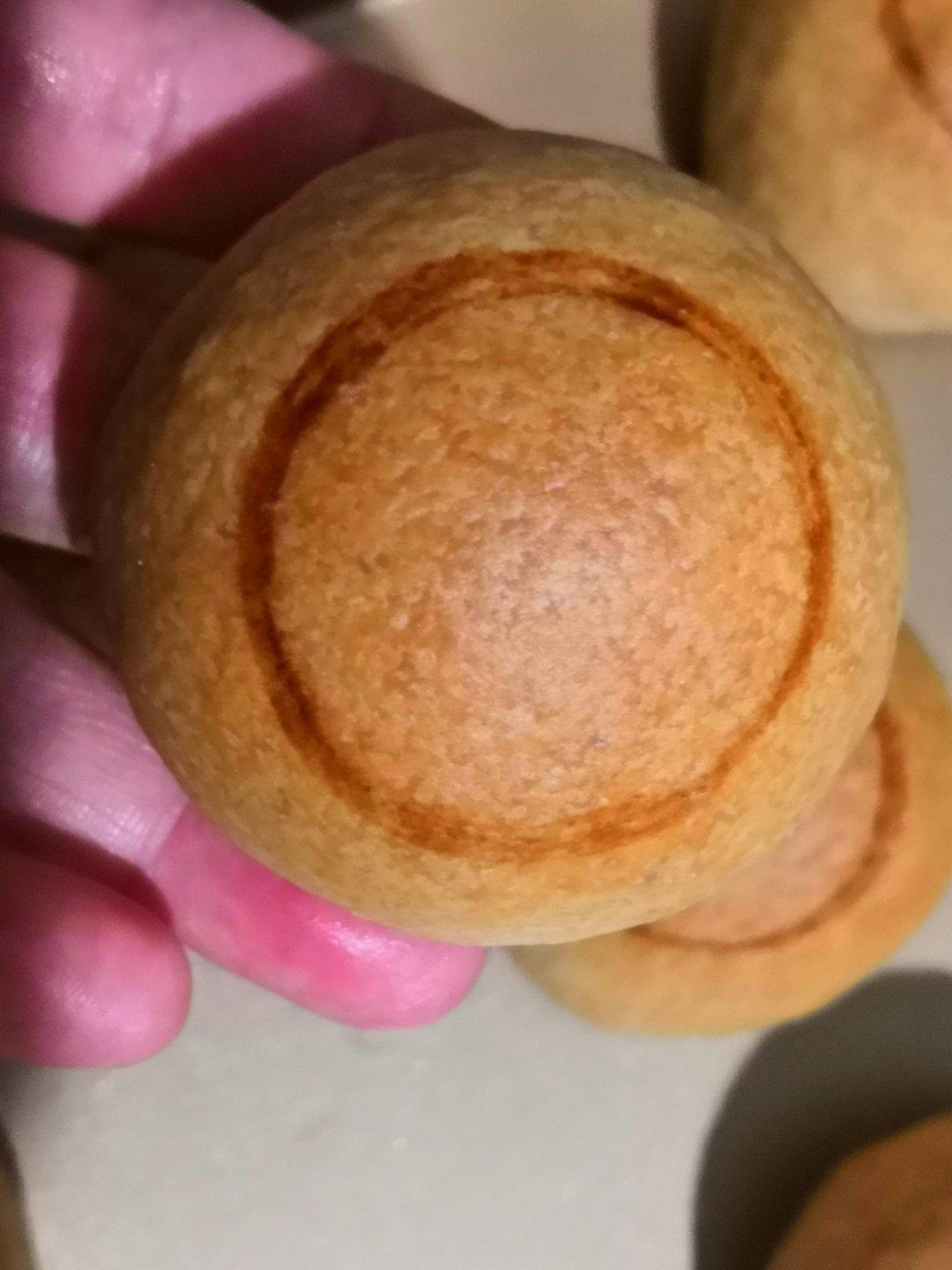 自来红月饼