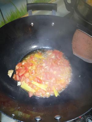 茄香鳜鱼汤---西红柿🍅鳜鱼汤的做法 步骤5