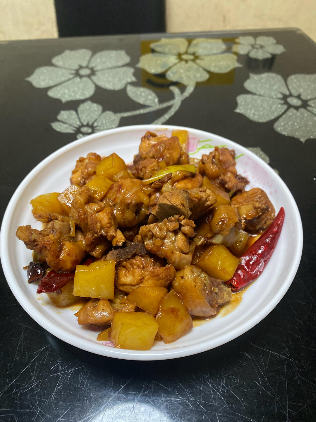 鸡腿炖土豆 上桌秒空盘 汤都喝干了！