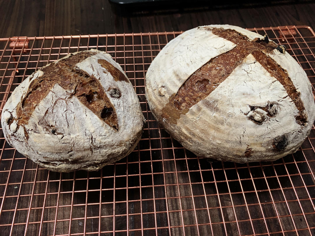 天然酵种肉桂葡萄干核桃欧包（附处理湿面团方法）