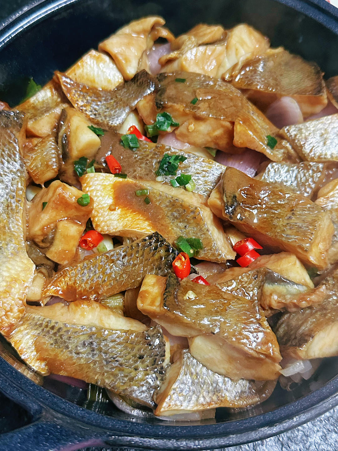 春日食鲜！快手家常菜｜砂锅焗鲈鱼