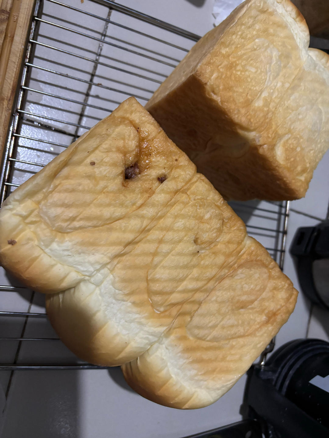 黑芝麻核桃咸吐司