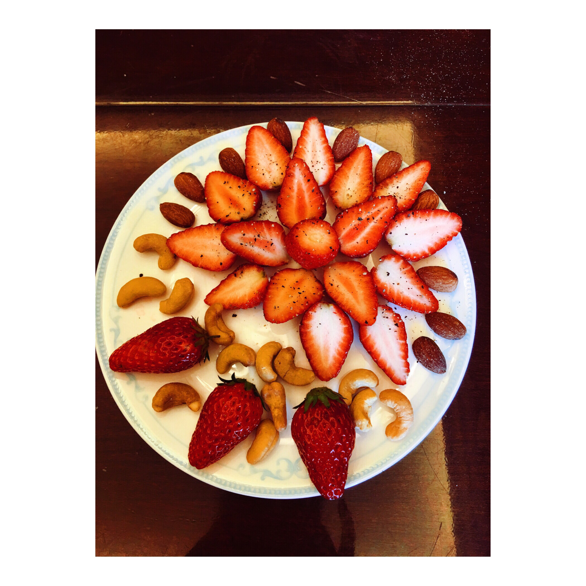 【草莓果盘-给冬天来点颜色】