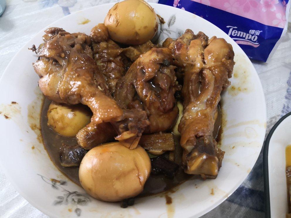 嘎嘎香的卤鸡腿