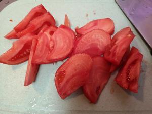 快手番茄煎蛋汤面的做法 步骤6