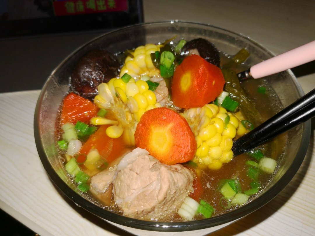香菇玉米胡萝卜排骨汤 | 配方和做法