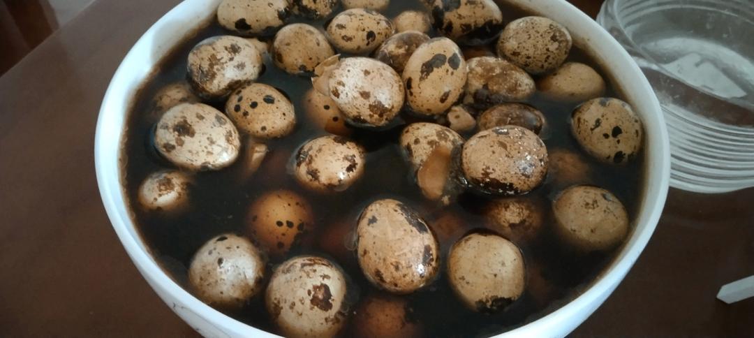 自制乡巴佬味道的鹌鹑卤蛋