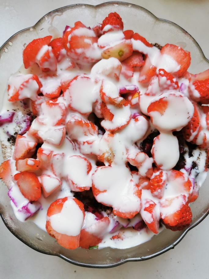草莓芒果火龙果水果捞的做法 步骤7
