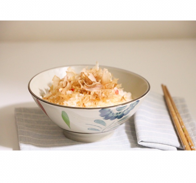 日式 猫饭 什么豆做的猫饭 晚上真的好饿好饿,然后就爬起来弄了碗饭.