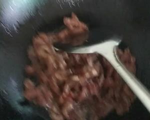 生炒咸菜牛肉的做法 步骤3