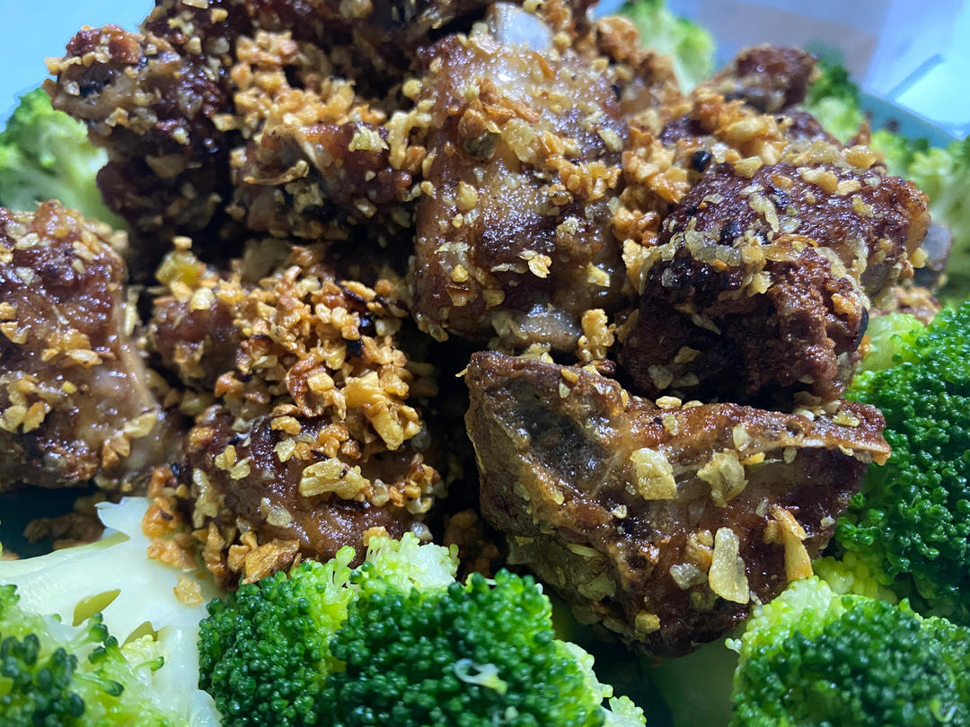 金牌蒜香排骨