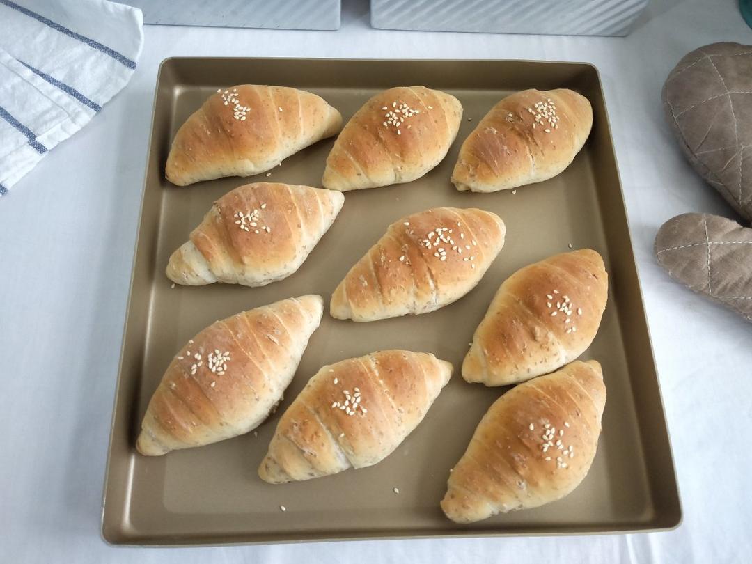 全麦亚麻籽小餐包