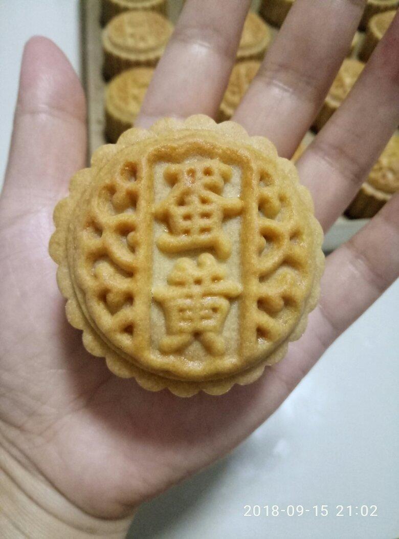 广式莲蓉（豆沙）蛋黄月饼（超详细步骤）