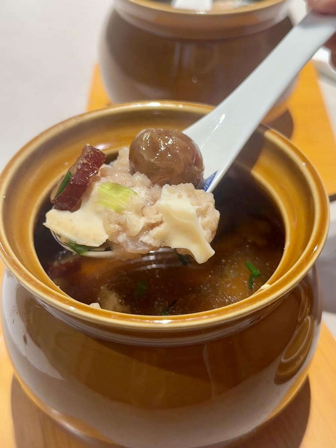 南昌鸡蛋肉饼瓦罐汤！是鸡蛋死死压着肉饼卧在罐底的那种！（电炖盅版）