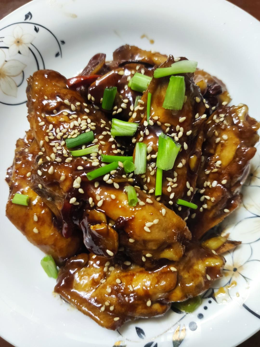 妈妈家的味道，吃了停不下来的红烧鸡翅