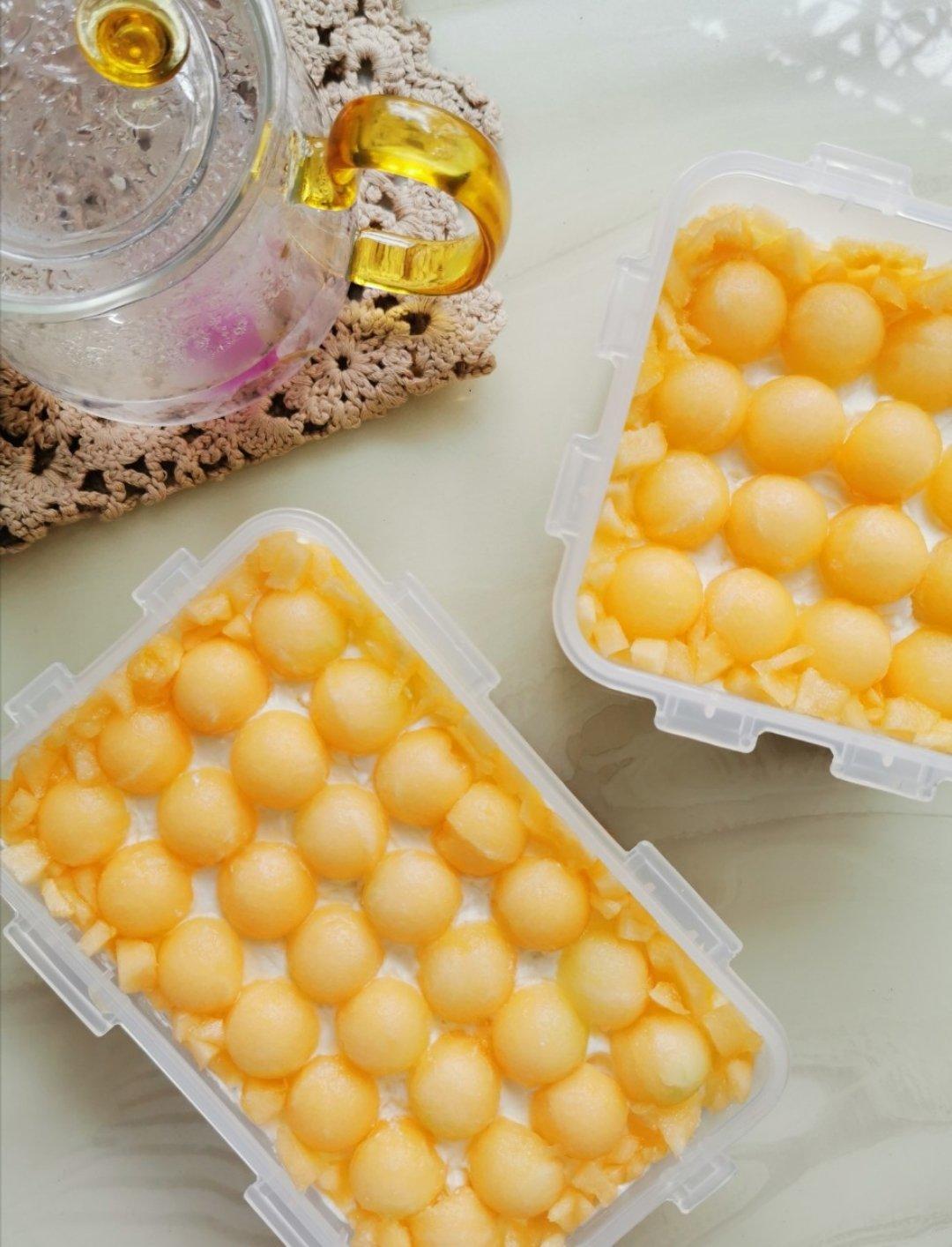 水果淡奶油裱花蛋糕