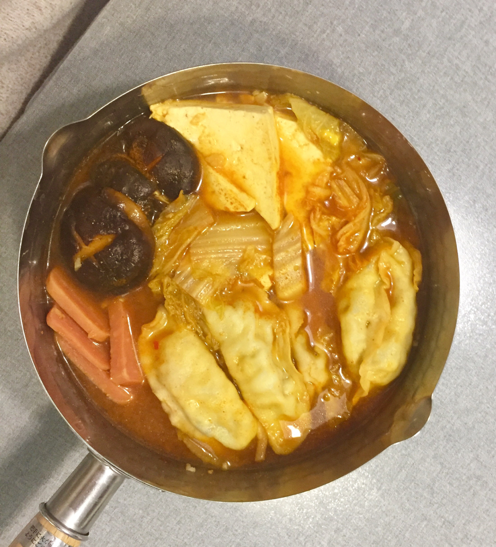 韩式泡菜饺子锅